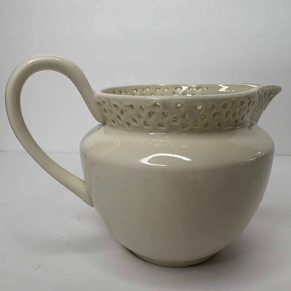 L. Godinger Cream Lace Embossed 4